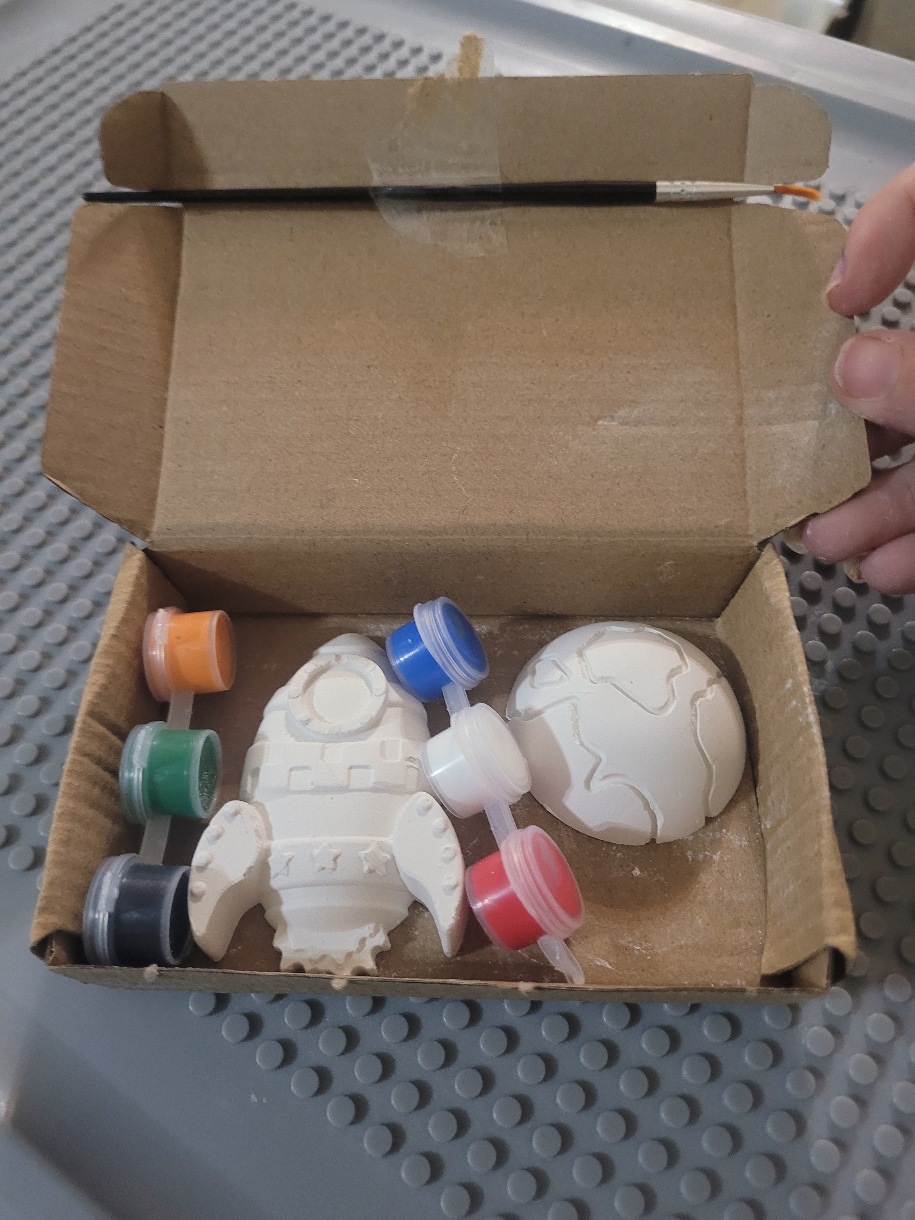 Space plaster figurines